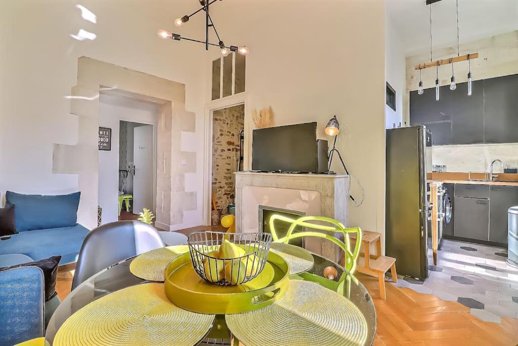 Le Yellow - Central - Climatise Nimes Ngoại thất bức ảnh