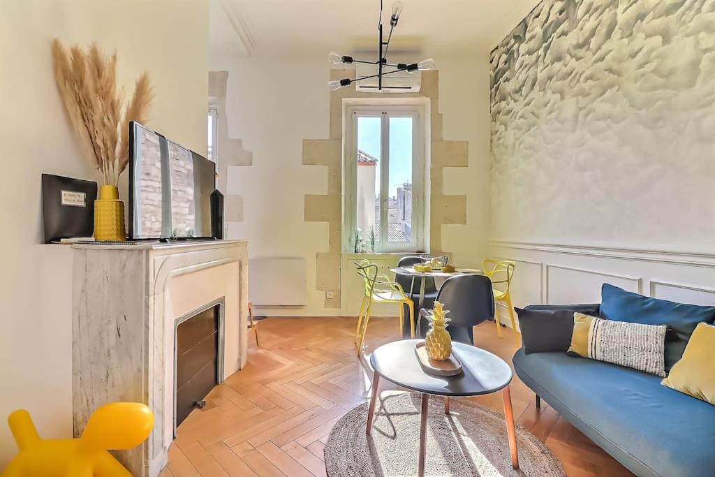 Le Yellow - Central - Climatise Nimes Ngoại thất bức ảnh