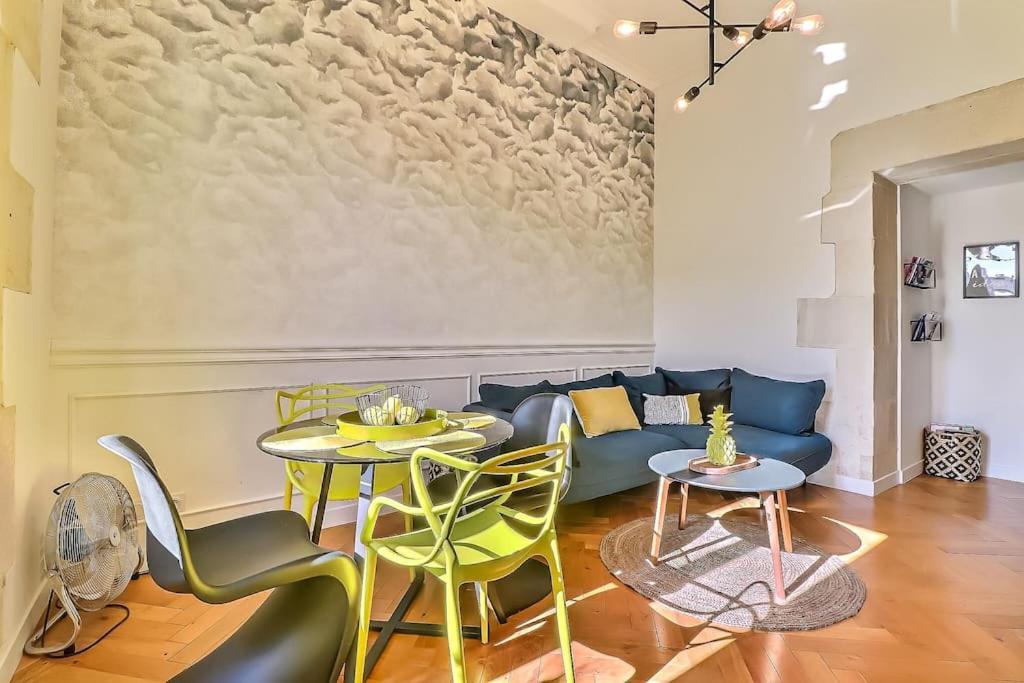 Le Yellow - Central - Climatise Nimes Ngoại thất bức ảnh