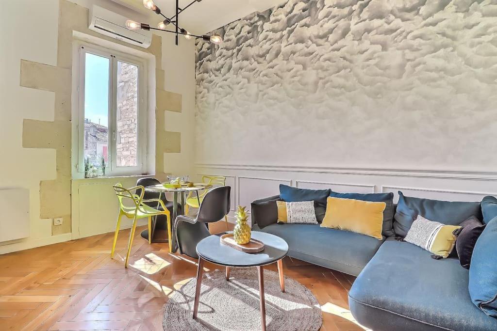 Le Yellow - Central - Climatise Nimes Ngoại thất bức ảnh